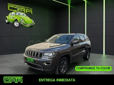Usado Jeep Grand Cherokee Night Eagle 250 CV (183 kW) 2017 Gris / plata SUV