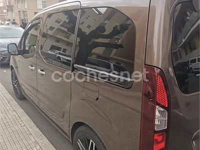 Usado Peugeot Partner Tepee Outdoor 115 CV (84 kW) 2014 Marrón Monovolumen