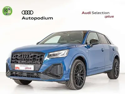 Usado Audi Q2 Black Edition 150 CV (110 kW) 2025 Azul SUV