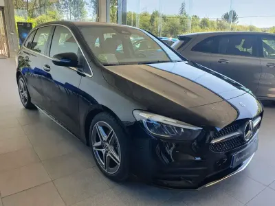 Usado Mercedes B200 150 CV (110 kW) 2024 Negro Utilitario
