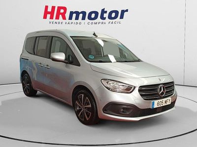 Gris Usado 2023 Mercedes 180 Berlina | 25.650 € (Precio justo)