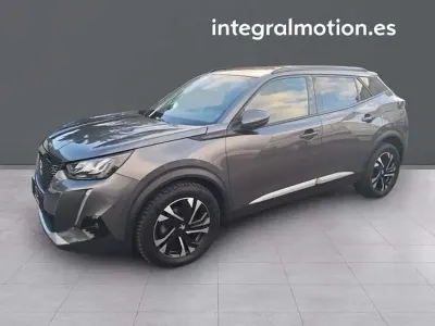 Usado Peugeot 2008 Allure 110 CV (80 kW) 2021 Gris SUV