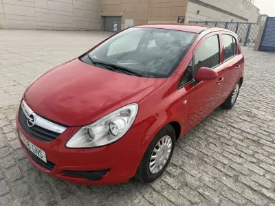 Usado Opel Corsa Essentia 80 CV (58 kW) 2009 Rojo Utilitario