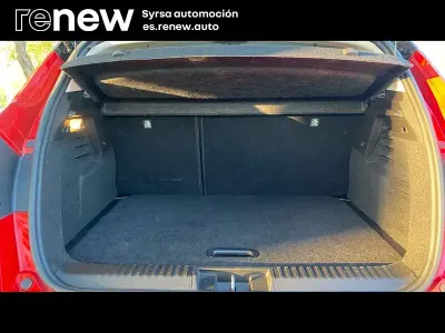 Usado Renault Captur Techno 145 CV (106 kW) 2023 Rojo SUV