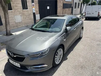 Usado Opel Insignia Excellence 170 CV (125 kW) 2018 Gris / plata Berlina