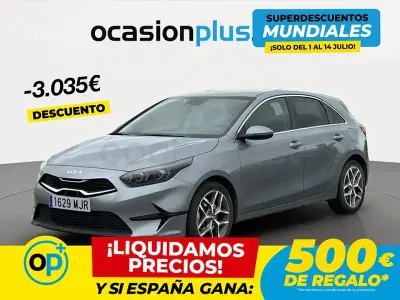 Usado Kia Ceed 160 CV (117 kW) 2023 Gris / plata Utilitario