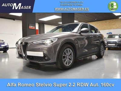 Usado Alfa Romeo Stelvio Super 160 CV (117 kW) 2022 Gris / plata SUV