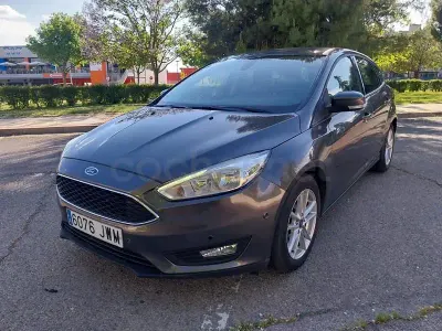Usado Ford Focus Business Edition 120 CV (88 kW) 2017 Gris / plata Berlina