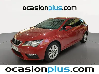 Usado Seat Leon Style 115 CV (84 kW) 2020 Rojo Monovolumen