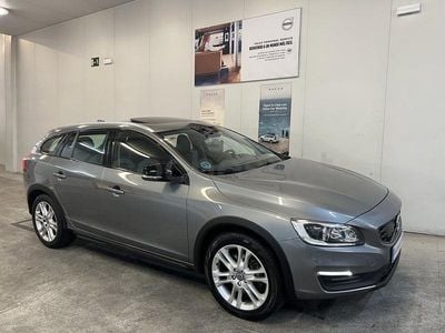 Usado Volvo V60 CC Summum 190 CV (139 kW) 2016 Gris / plata Familiar