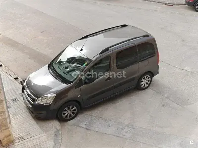 Usado Peugeot Partner Tepee Outdoor 110 CV (80 kW) 2016 Gris / plata Monovolumen