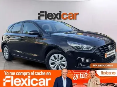 Usado Hyundai i30 110 CV (80 kW) 2022 Negro Utilitario