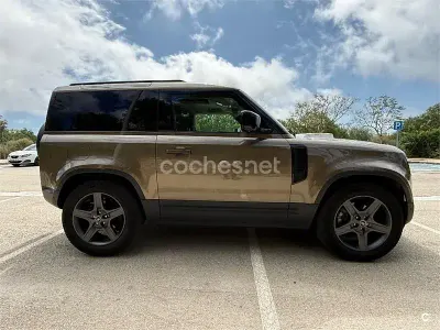 Usado Land Rover Defender SE 200 CV (147 kW) 2023 Marrón SUV