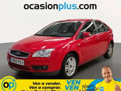 Usado Ford Focus Ghia 109 CV (80 kW) 2007 Rojo Utilitario