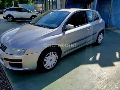 Usado Fiat Stilo Dynamic 133 CV (97 kW) 2001 Gris / plata Utilitario
