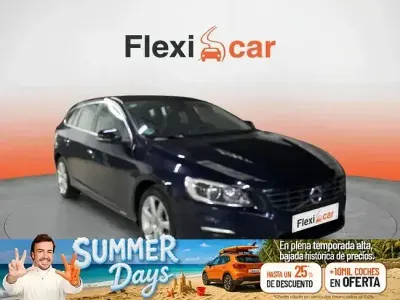 Usado Volvo V60 Kinetic 150 CV (110 kW) 2017 Azul Familiar