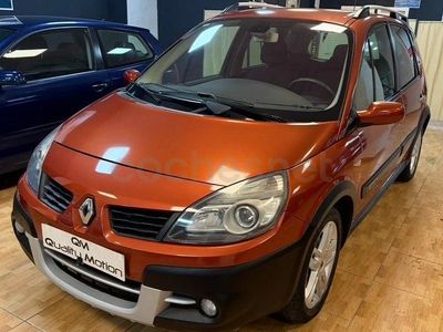 Usado Renault Scénic II 130 CV (95 kW) 2008 Granate Monovolumen