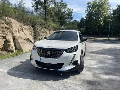 Usado Peugeot 2008 Allure 130 CV (95 kW) 2023 Blanco SUV