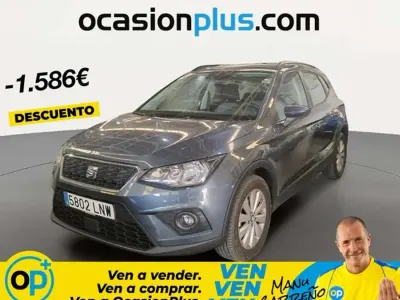 Usado Seat Arona Style 110 CV (80 kW) 2021 Gris SUV