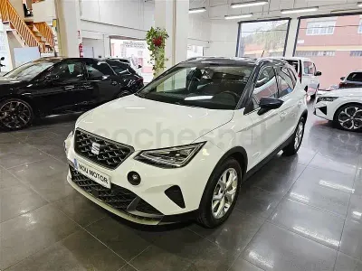Usado Seat Arona FR 115 CV (84 kW) 2025 Blanco SUV