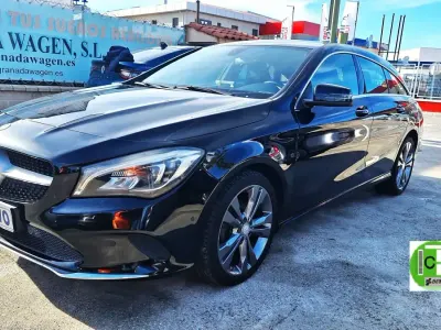 Occasion Mercedes CLA180 Shooting Brake 122 PK (89 kW) 2016 Zwart Stationwagen