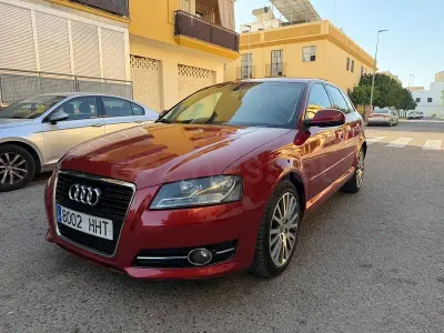 Usado Audi A3 Sportback Ambition 140 CV (102 kW) 2012 Granate Utilitario