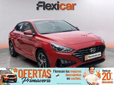Usado Hyundai i30 120 CV (88 kW) 2022 Rojo
