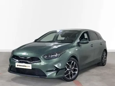 Usado Kia Ceed 120 CV (88 kW) 2023 Verde Utilitario