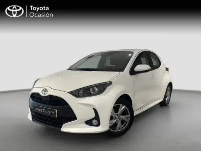 Usado Toyota Yaris Active 116 CV (85 kW) 2025 Blanco Utilitario