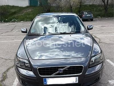 Usado Volvo S40 Kinetic 125 CV (91 kW) 2005 Gris / plata Berlina