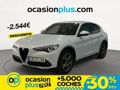 Usado Alfa Romeo Stelvio Sprint 190 CV (139 kW) 2022 Blanco SUV