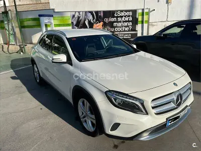 Usado Mercedes GLA200 Style 136 CV (100 kW) 2016 Blanco SUV