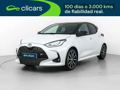 Usado Toyota Yaris Sport 99 CV (72 kW) 2025 Blanco Utilitario