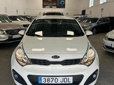 Blanco Usado 2015 Kia Rio | 8999 € (Buen precio)