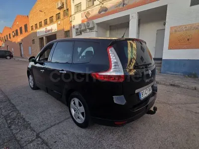 Usado Renault Scénic Dynamique 130 CV (95 kW) 2009 Negro Monovolumen