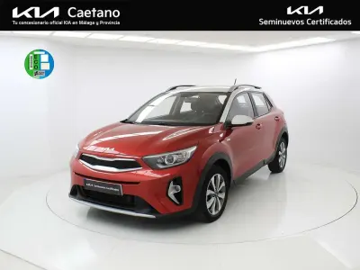 Usado Kia Stonic 101 CV (74 kW) 2023 Blanco SUV