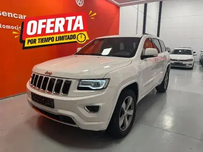 Usado Jeep Grand Cherokee Overland 250 CV (183 kW) 2013 Blanco SUV