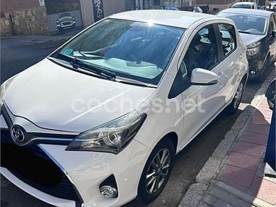 Blanco Usado 2015 Toyota Yaris Active Berlina | 9500 € (Buen precio)