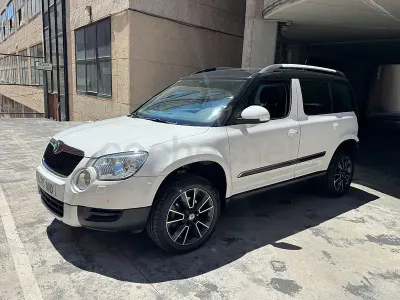 Usado Skoda Yeti Elegance 140 CV (102 kW) 2012 Blanco SUV