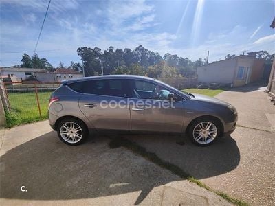 Usado Lancia Delta Platinum 165 CV (121 kW) 2010 Gris / plata Utilitario