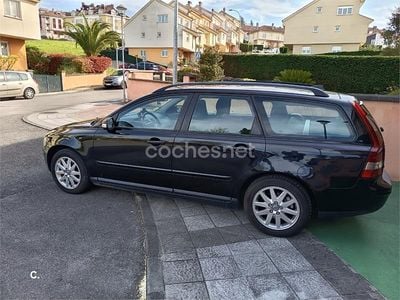 Käytetty Volvo V50 Momentum 136 HP (100 kW) 2007 Musta Farmari