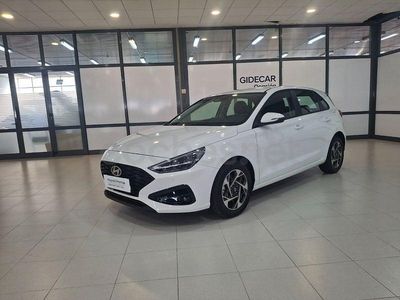 Nuevo Hyundai i30 100 CV (73 kW) 2025 Blanco Berlina