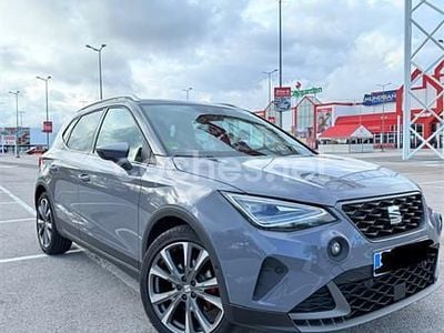 Usado Seat Arona FR 115 CV (84 kW) 2025 Gris / plata SUV