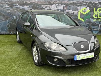 Usado Seat Leon Style 105 CV (77 kW) 2011 Amarillo Utilitario