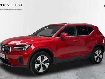 Rojo Usado 2022 Volvo XC40 Core SUV | 34.500 €
