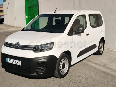 Usado Citroën Berlingo Live 102 CV (75 kW) 2020 Blanco Monovolumen