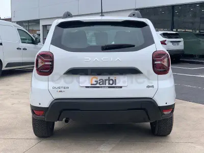 Usado Dacia Duster Expression 115 CV (84 kW) 2024 Blanco SUV