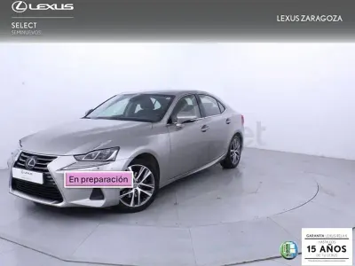 Usado Lexus IS300h Executive Line 223 CV (164 kW) 2018 Gris / plata Berlina