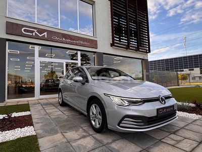 Usado VW Golf VIII Life 110 CV (80 kW) 2022 Gris / plata Berlina