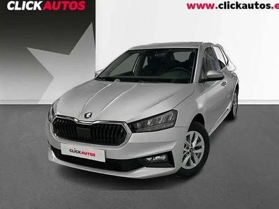 Usado Skoda Fabia Selection 95 CV (69 kW) 2025 Blanco Utilitario